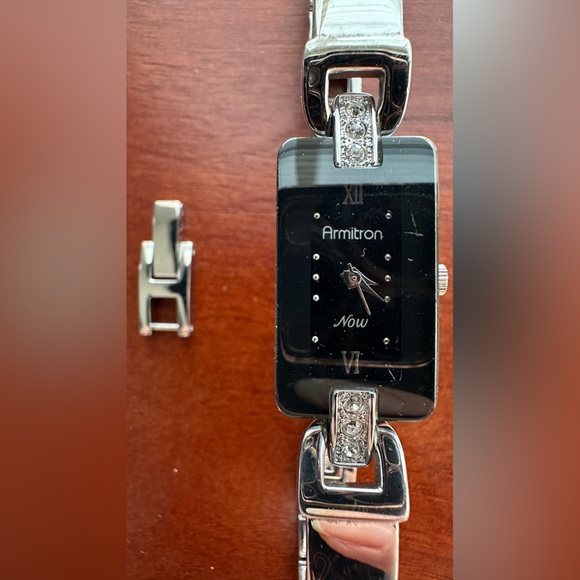 Watch - Picture 3 of 5